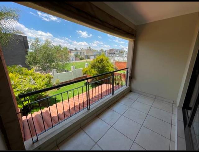 2 BEDROOM APARTMENT FOR SALE IN GREENSTONE HILL